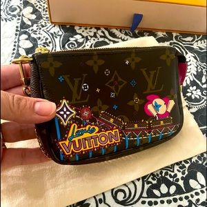 Louis Vuitton CHRISTMAS 2020 VIVIENNE MINI Pouch